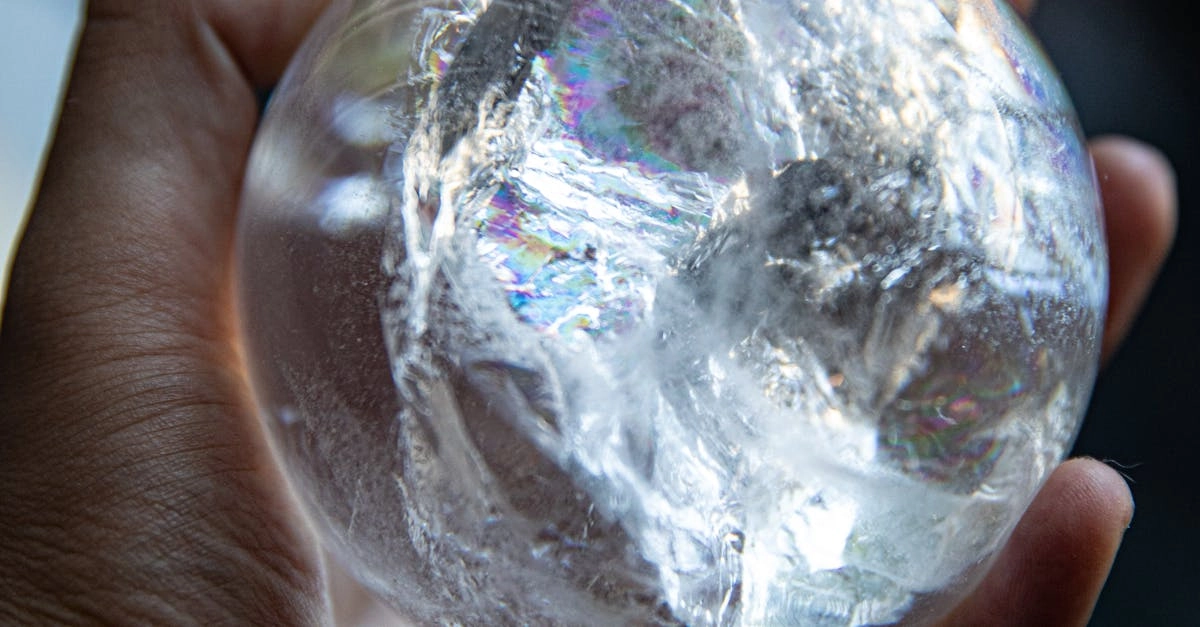 Мистический слот Madame Destiny с хрустальным шаром и картами Таро